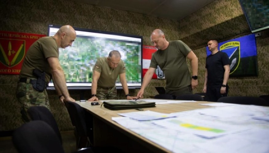 Олександр Сирський під час робочої поїздки на Костянтинівський напрямок та військові Сил оборони у Костянтинівці Донецької