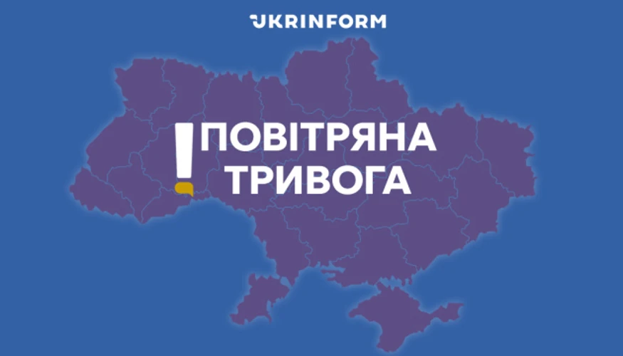У Києві та областях скасували тривогу через балістику, тривала атака шахедів