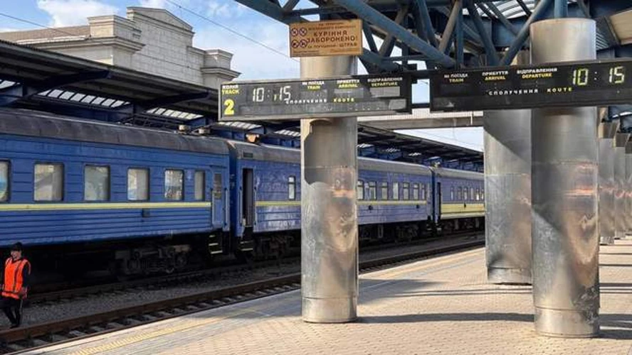 Від зміни маршрутів 7 серпня до обмежень продажу з 27 серпня: як розгорталися події в Укрзалізниці