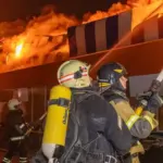 Пожежа в гіпермаркеті «Епіцентр» у Харкові після російського удару