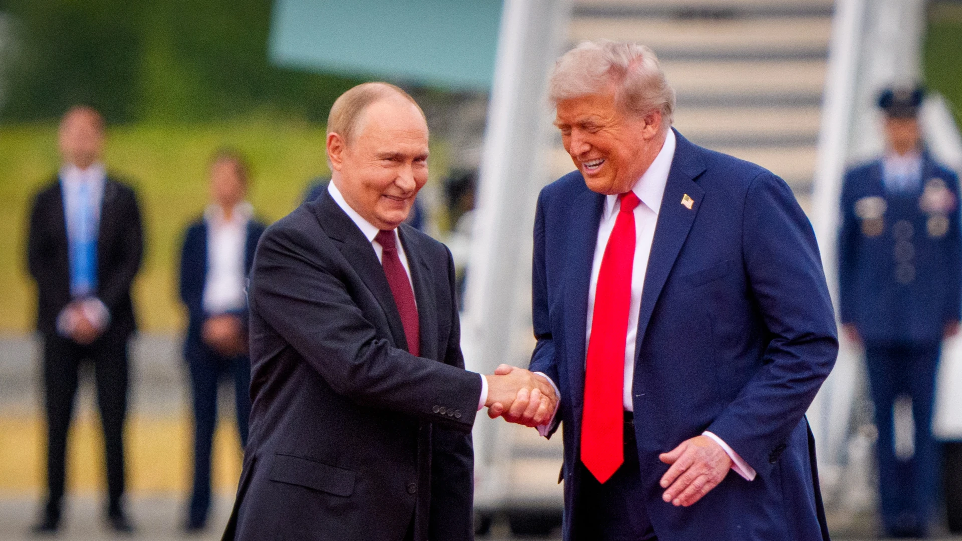 Путін відкинув мирні переговори з Україною у розмові з Трампом — Ушаков